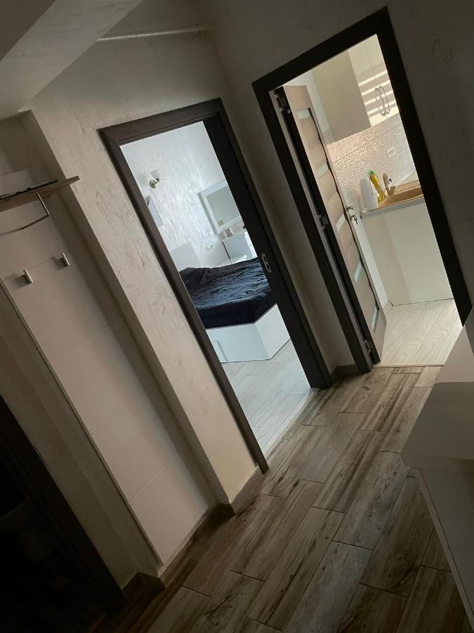 Apartament Corni Apartment Ramnicu Valcea Exterior photo