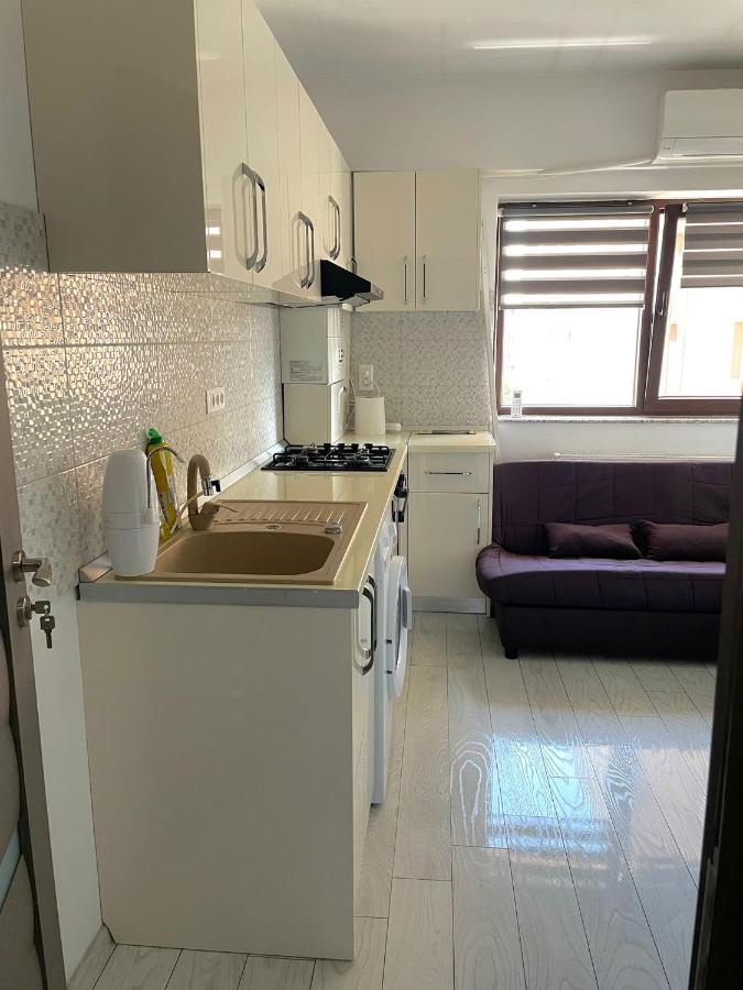Apartament Corni Apartment Ramnicu Valcea Exterior photo